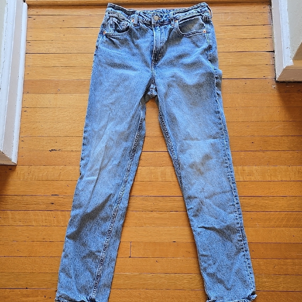 Classic Blue Straight Leg Jeans with Faded Vintage Look, High Rise, Women's 6